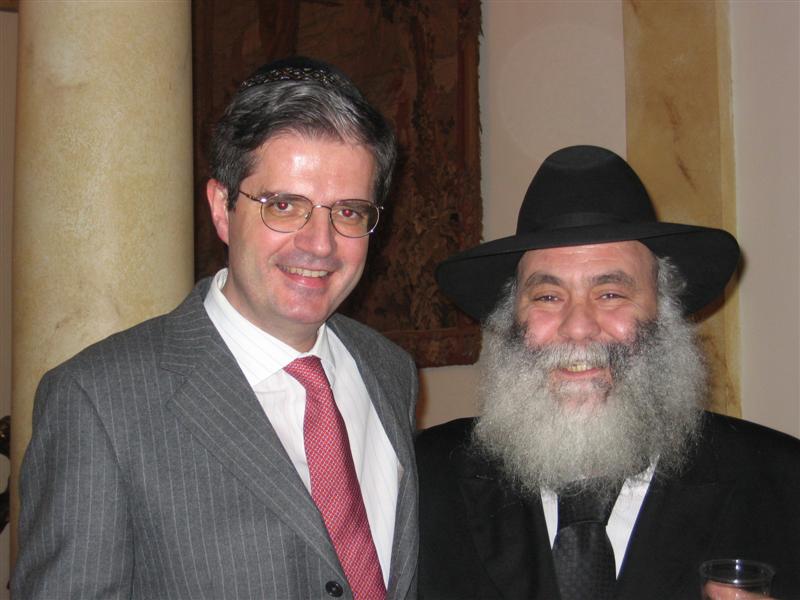 Chanukah Party au consulat de France le Rav Mickael Cohen