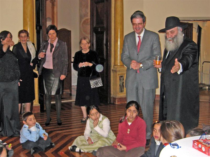 Chanukah Party au consulat de France le Rav Mickael Cohen