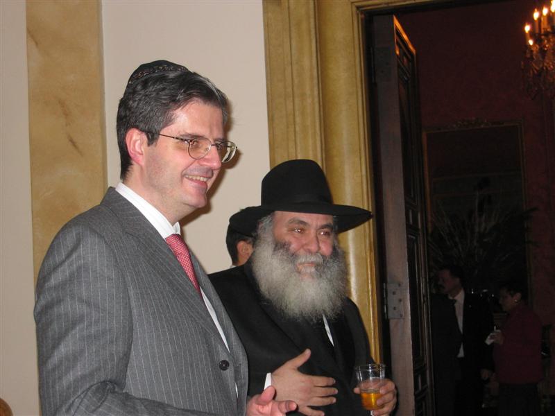 Chanukah Party au consulat de France le Rav Mickael Cohen