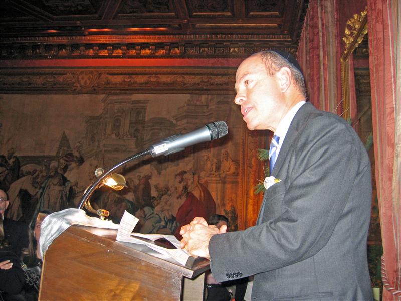 Chanukah Party au consulat de France le Rav Mickael Cohen