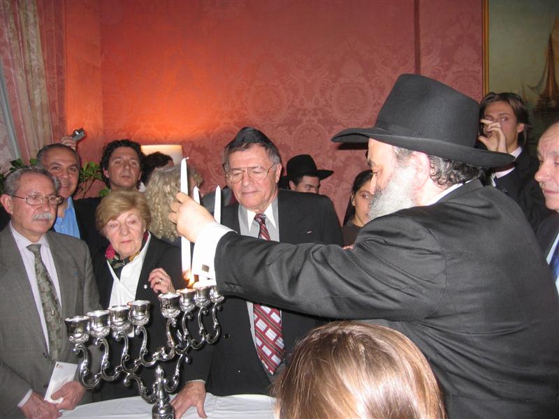 Chanukah Party au consulat de France le Rav Mickael Cohen