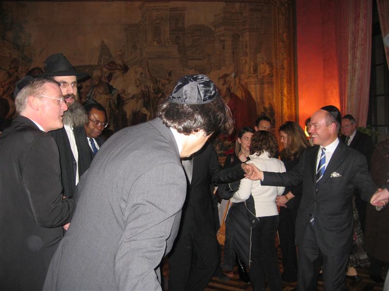 Chanukah Party au consulat de France le Rav Mickael Cohen