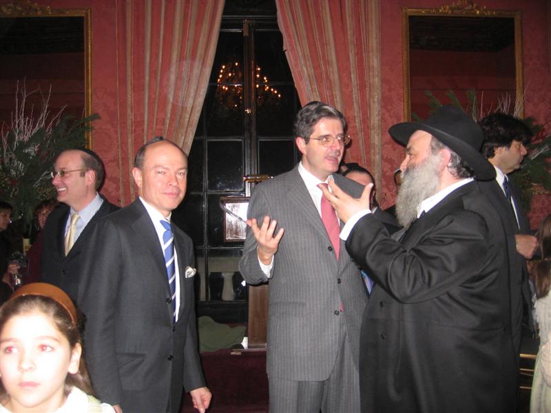 Chanukah Party au consulat de France le Rav Mickael Cohen