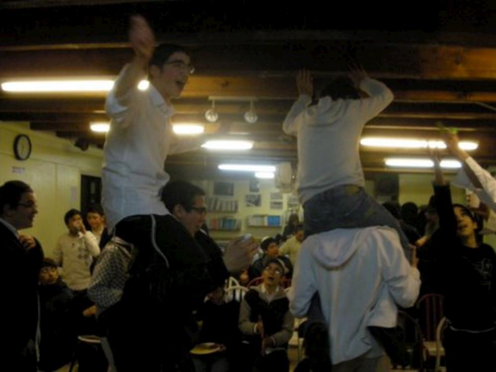 Chabbat plein à Criel pour l'Ecole de garçons du Beth Loubavitch