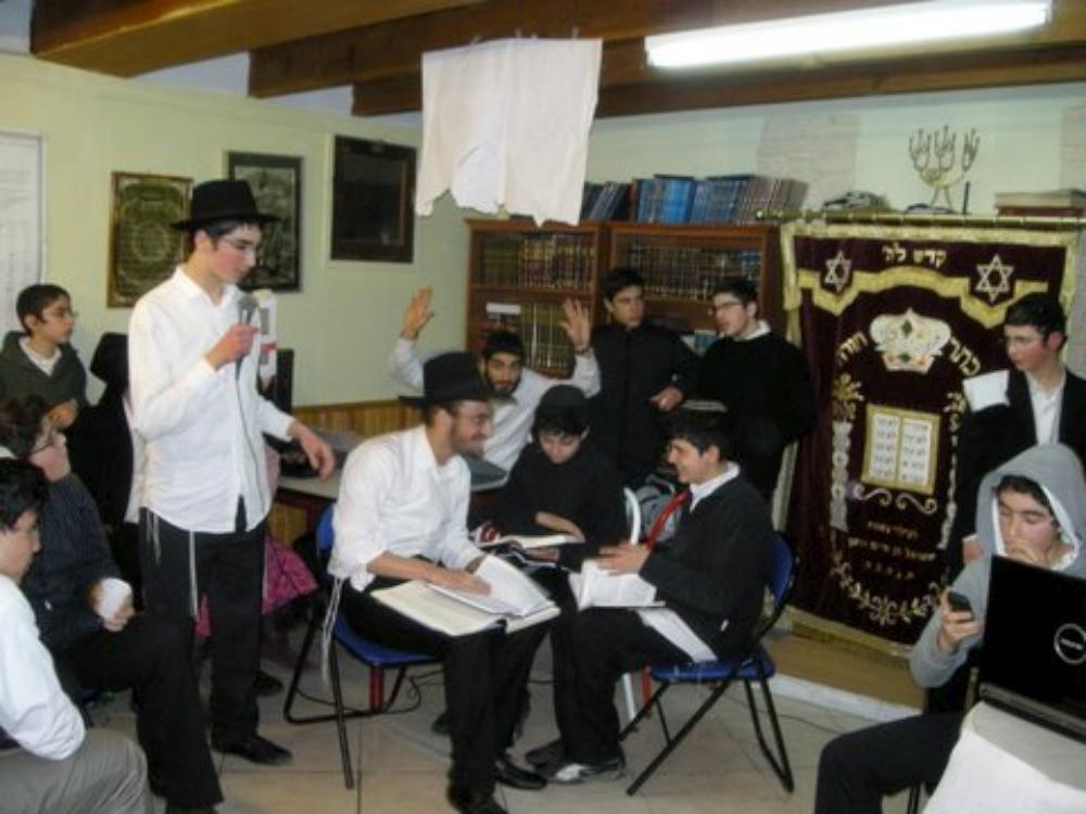 Chabbat plein à Criel pour l'Ecole de garçons du Beth Loubavitch