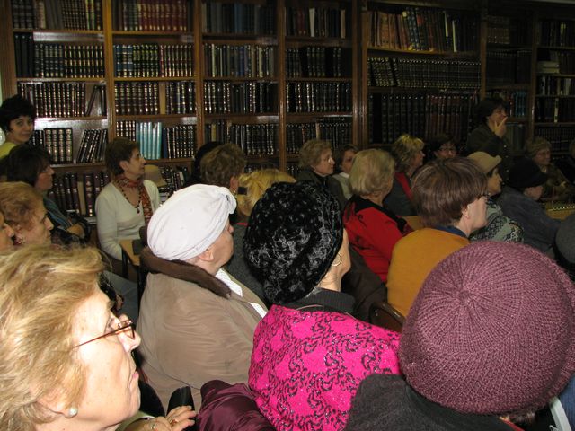 Cours pour dames le mardi après-midi au Beth Loubavitch