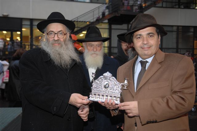 Allumage de Hanouccah à l'école Beth Haya Mouchka en présence du Président du FSJU, Mr Pierre Besnainou