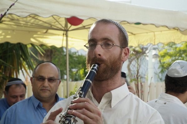 Inauguration d'un Sefer Torah par les Institutions Kesher d'Ashdod dirigées par le Rav Mendel Amar