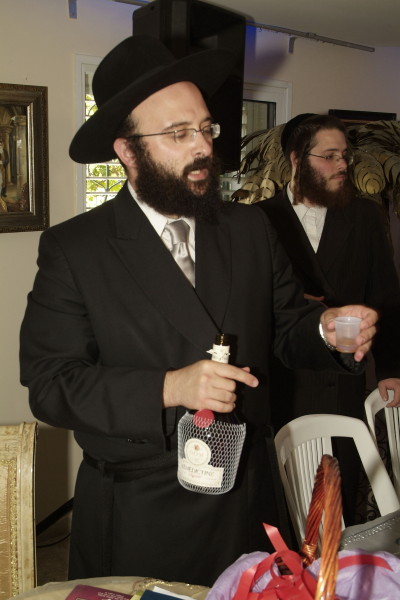 Inauguration d'un Sefer Torah par les Institutions Kesher d'Ashdod dirigées par le Rav Mendel Amar