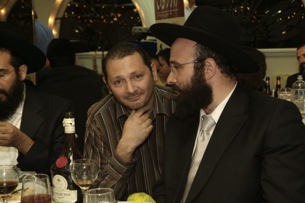 Inauguration d'un Sefer Torah par les Institutions Kesher d'Ashdod dirigées par le Rav Mendel Amar