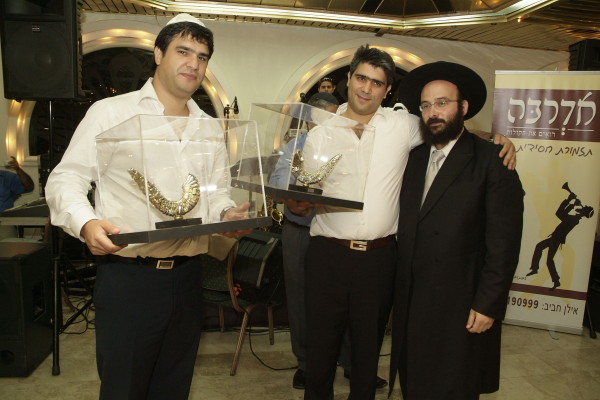 Inauguration d'un Sefer Torah par les Institutions Kesher d'Ashdod dirigées par le Rav Mendel Amar