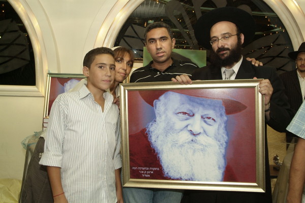 Inauguration d'un Sefer Torah par les Institutions Kesher d'Ashdod dirigées par le Rav Mendel Amar