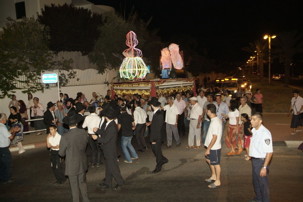 Inauguration d'un Sefer Torah par les Institutions Kesher d'Ashdod dirigées par le Rav Mendel Amar