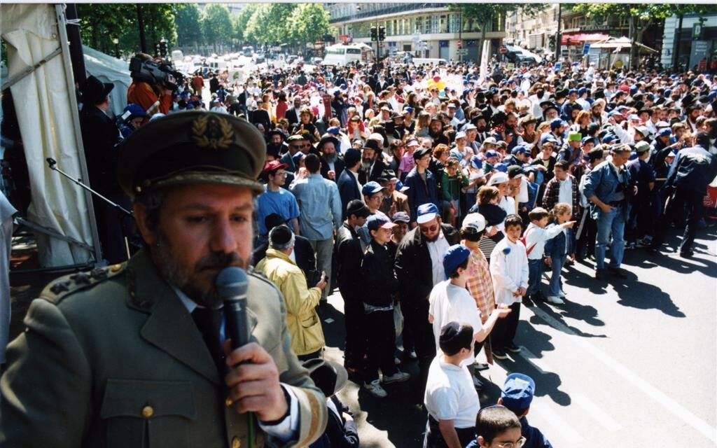 Les photos de la parade de Lag Baomer 5757 - 1997 Place de la République