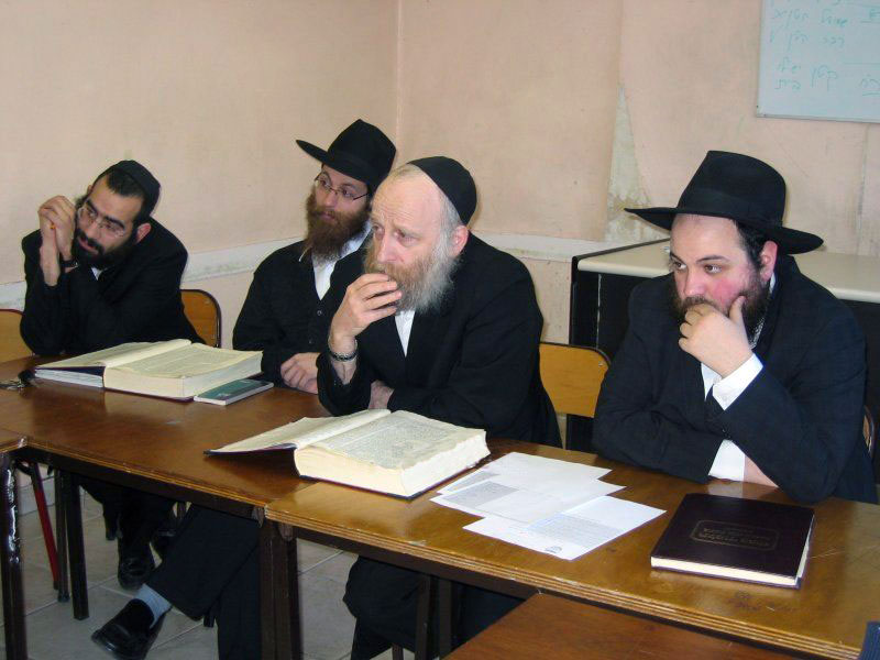 Yechiva Tom'hei Temimim de Brunoy: Concours de Guemara sur la Masse'het Baba Metsia