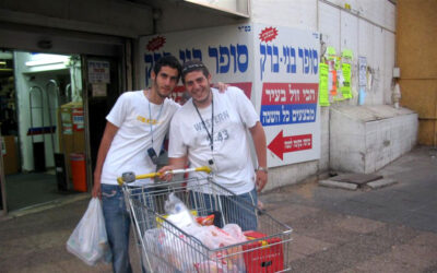 Farbrenguen au Minyan des jeunes du Beth Habad francophone de Netanya