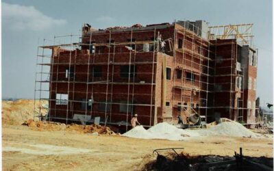 Construction du 770 de Kfar Habad , il y a 20 ans