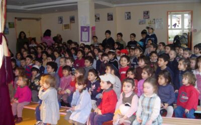 Spectacle de marionettes au Gan de l'école Chnéor en l'honneur de &lsquo;Hanouka