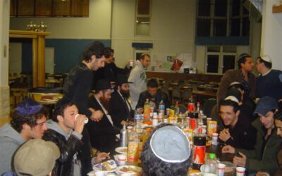 Farbrenguen avec des jeunes de Maisons-Alfort au Beth Habad de Créteil a l'ocasion du Yom Ouledet de Mickael Rimok