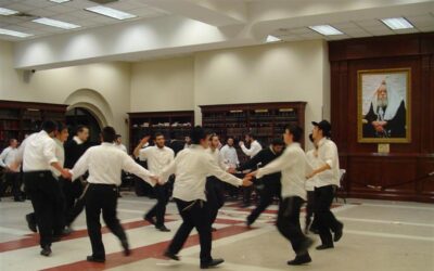 "Michenihnas Adar Marbim Besimha" Simha de Adar à la Yéchiva "Ohalei Torah" de New-York