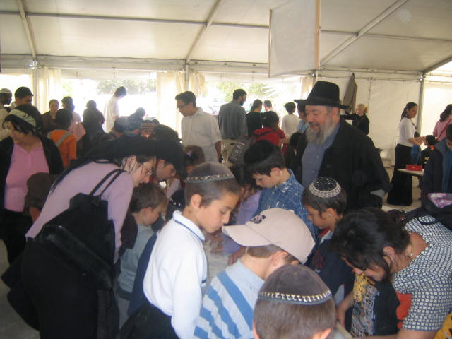 Matsot Kfar Habad 5766