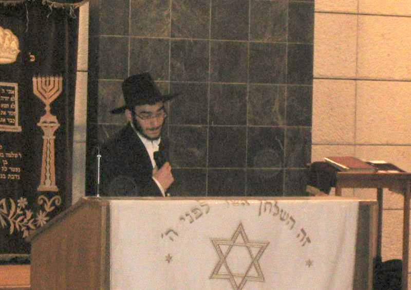Grand Kinous Torah à l'occasion du 18 Nissan 5766 jour anniversaire de Rabbi Levi Its'hak Shneerson au Beth Haya Mouchka