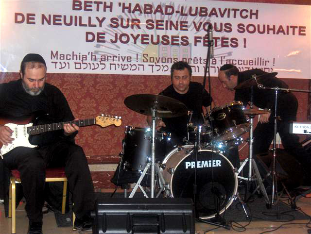 Lag Baomer à Neuilly et inauguration d'un Sefer Torah offert par la famille Marc Elie Taïeb