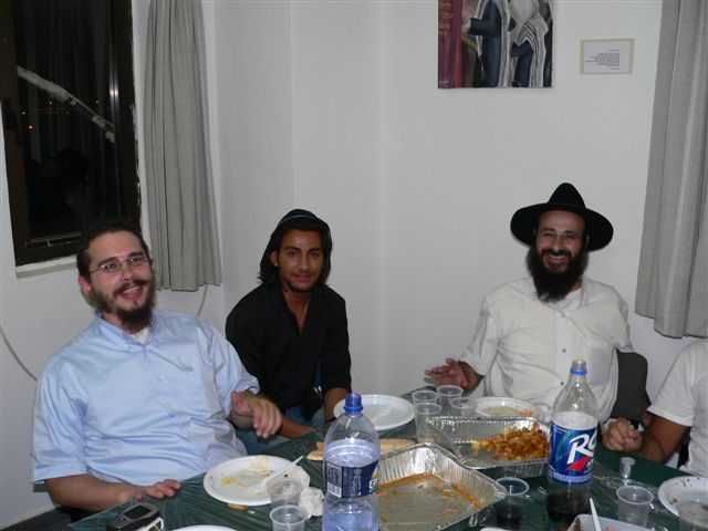 Farbrenguen au 770 du Kfar Habad Avec Mena'hem Latar, directeur du 770 et Yossef Haddad, Chaliah des francophones...