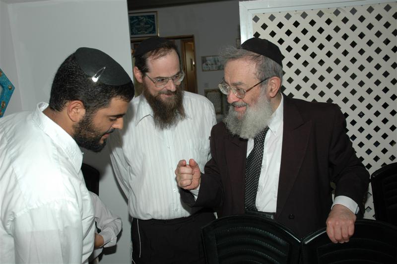 Ahnassat Sefer Torah à Yad Binyamin - Israel offert en l'honneur de Shlomo ben Hannah par les familles ROSSINI...