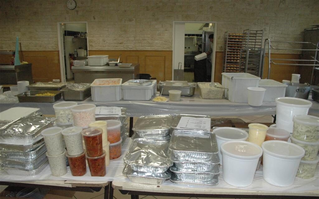 Souccot: Vente de repas à emporter à la Yéchiva de Brunoy