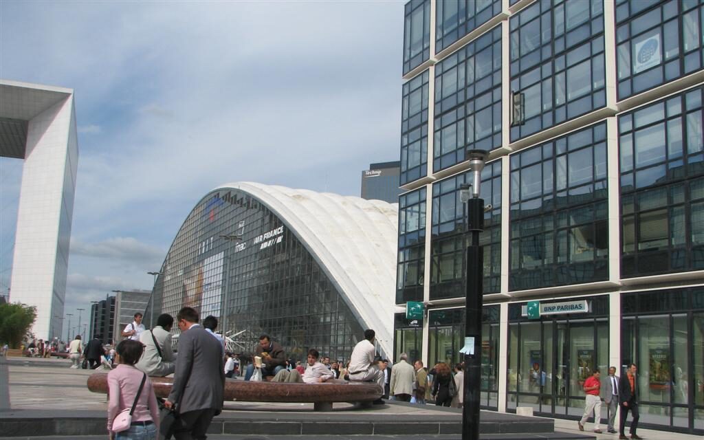Mivtsaim de Souccot: une première dans le quartier de la Défense (par le Beth Habad de la Defense, dirigé par le Rav...