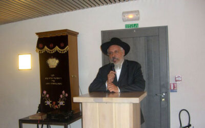 Séminaire des 2 Alpes 2007: 300 personnes assistent au Kinous Torah à l'occasion de la Hilloula de Rabbi Lévi Its'hak, le père du Rabbi