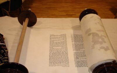 Ha'hnassat Sefer Torah offert par la famille Azan au Beth &lsquo;Haya Mouchka
