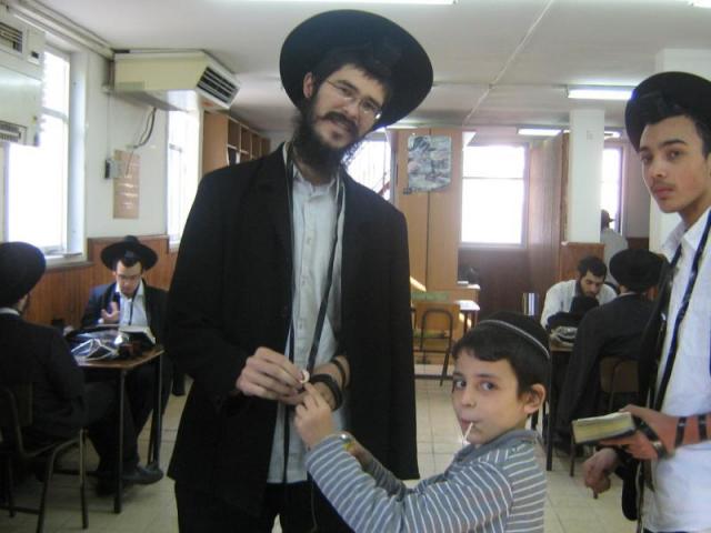 Mivtsa Youd Teth Kislev et Farbrenguen avec les élèves de la Yéchiva de Bou'harim à Kfar Habad