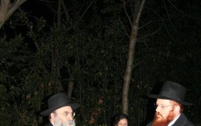 300 personnes participent à l'allumage public à Barcelone en présence de Rav Yaacov Amar