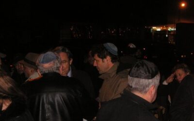 Allumage à la Celle st Cloud organisé par le Rav Mendy Allouche en présence du Maire, Mr Olivier Delaporte