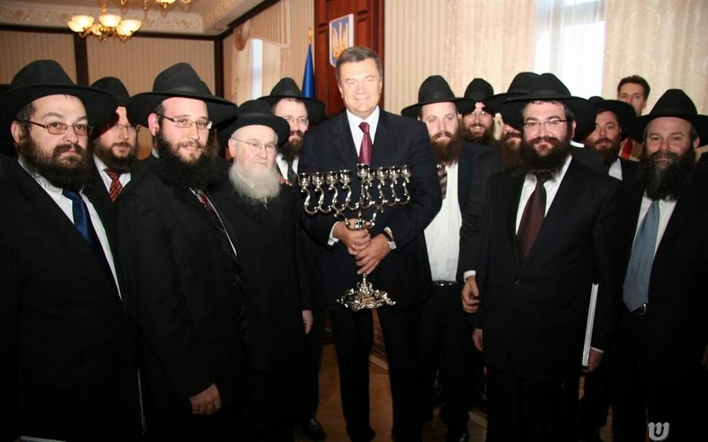 Le Président d'Ukraine Viktor Fedorovytch Ianoukovytch reçoit une délégation du mouvement Loubavitch