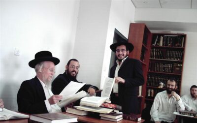 Les élève du Kollel de la Yéchiva Torat Emeth reçoivent leurs diplômes