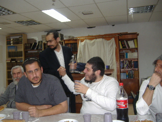 Farbrengen à l'occasion des deux ans du Minyan des jeunes du Beth Habad francophone de Natanya