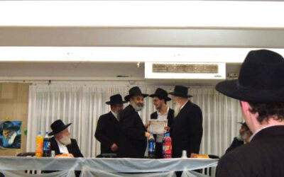 Distribution des Teoudot de la Yéchiva des Bou'harim Roch Hodech Adar
