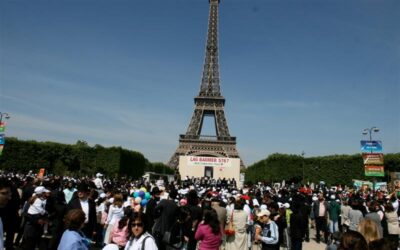 Le reportage photographique de Yaacov Guez de la grande parade de Lag Baomer au Champs de Mars - Tour Eiffel
