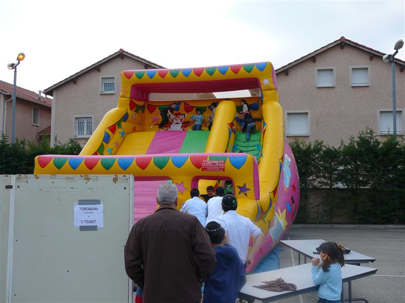 Grande fête foraine de Lag-Baomer à l'école Beth-Menahem à Lyon-Villeurbanne