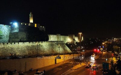Tichea Beav 5767: Le général Gabi Ashkenazy au Kotel