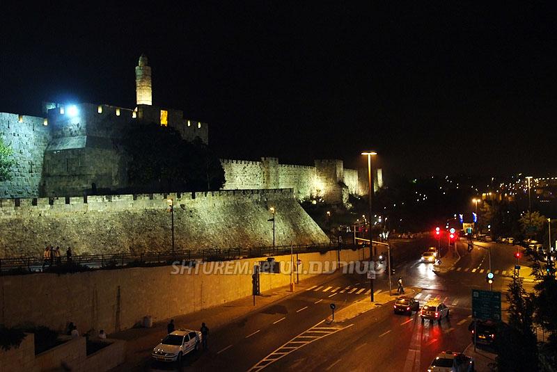 Tichea Beav 5767: Le général Gabi Ashkenazy au Kotel