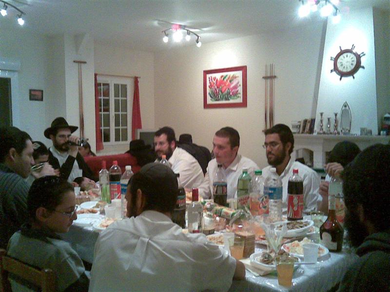 Farbrenguen à Cherbourg avec l'équipe du Gan Israel de Bondy à l'occasion de l'anniversaire du Rav Mordehai Benaftali
