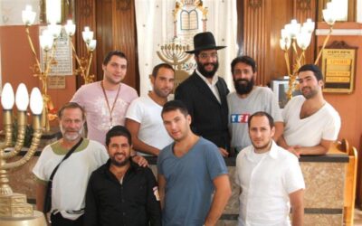 Activités avec les jeunes au Beth Habad francophone de Tel Aviv dirigé par Mendy Attal