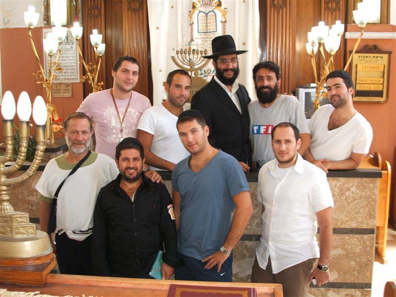 Activités avec les jeunes au Beth Habad francophone de Tel Aviv dirigé par Mendy Attal