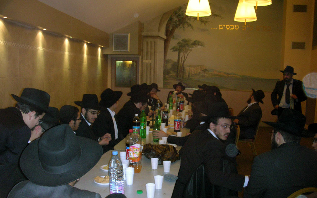 Réunion de préparation aux Mivtsaim de Souccot avec le Rav Chmouel Azimov au Beth Haya Mouchka mardi 25 septembre 2007