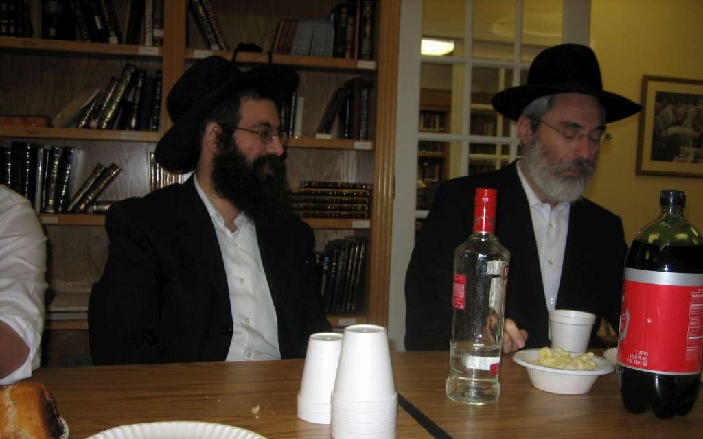 Farbrenguen de 'Haf Mar Hechvan à la Yéchiva de Miami dirigée par le Rav Israel Franckforter