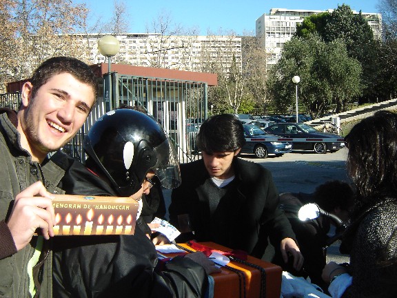 Hanouccah fêté par les etudiants de Marseille